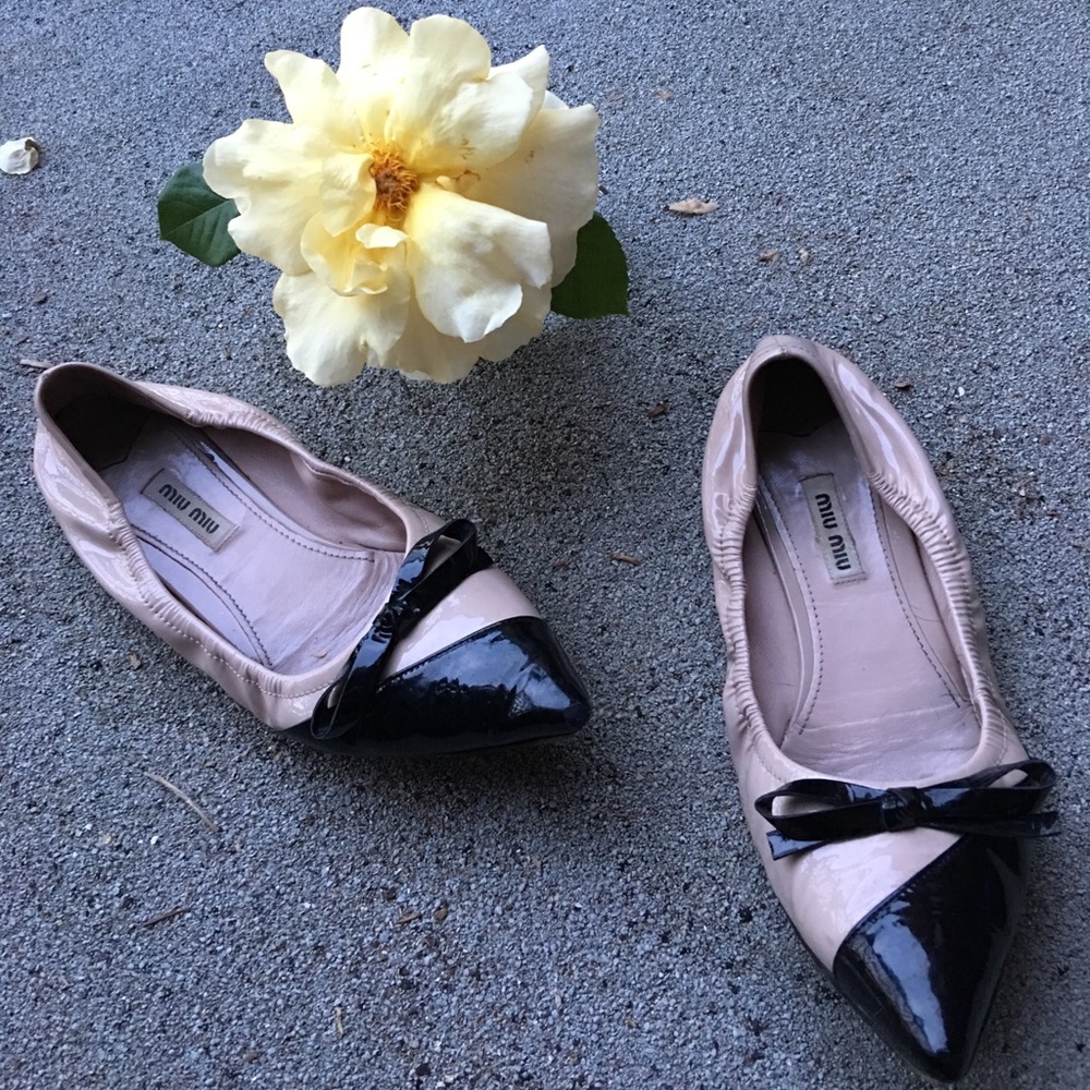 Miu Miu nude and black patent leather flats!  SEXY - Picture 2 of 8